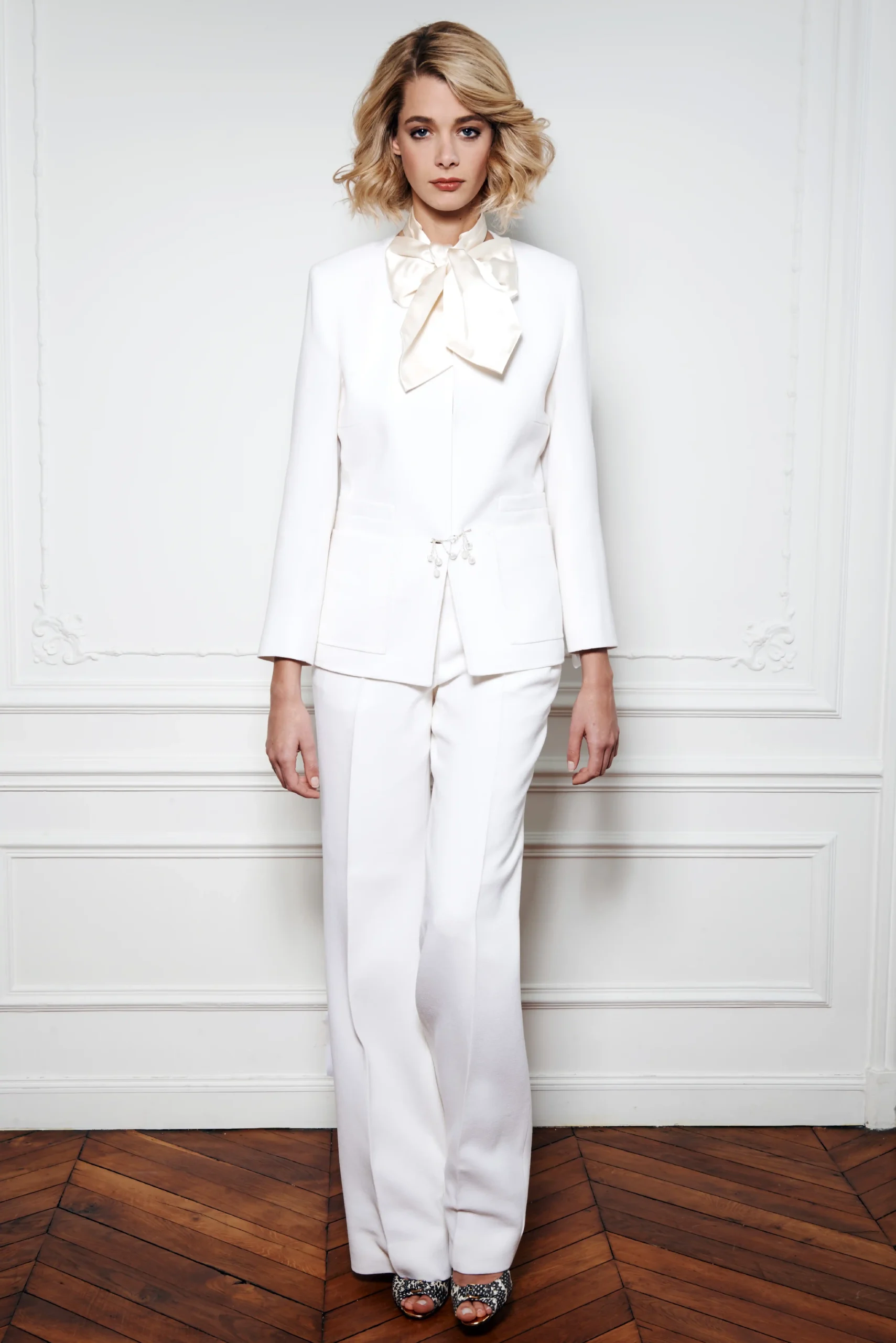 ensemble tailleur blanc pour femme mariée