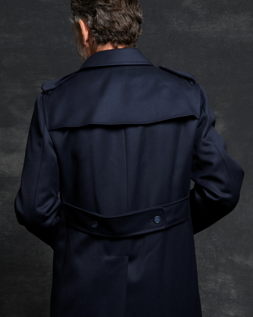 Trench sur mesure en gabardine de laine
